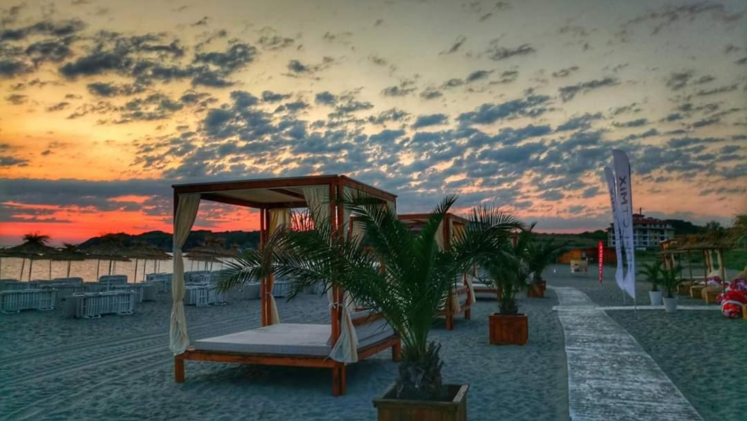 Aparthotel Regina Mare Carevo Exterior foto