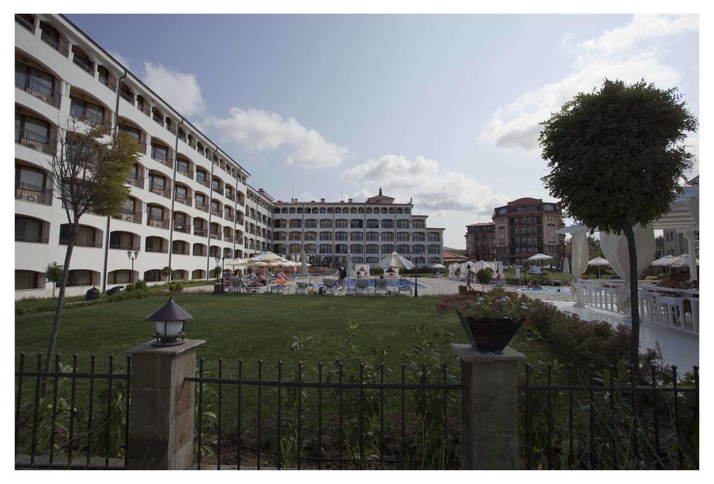 Aparthotel Regina Mare Carevo Exterior foto