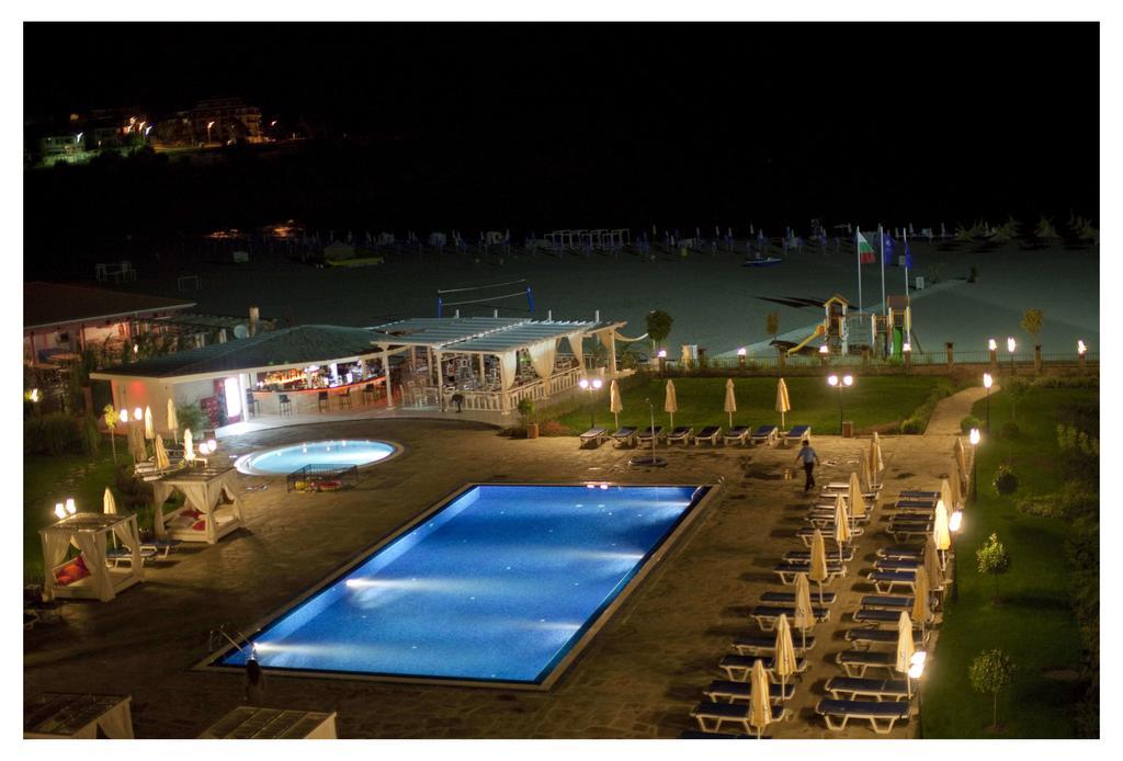 Aparthotel Regina Mare Carevo Exterior foto