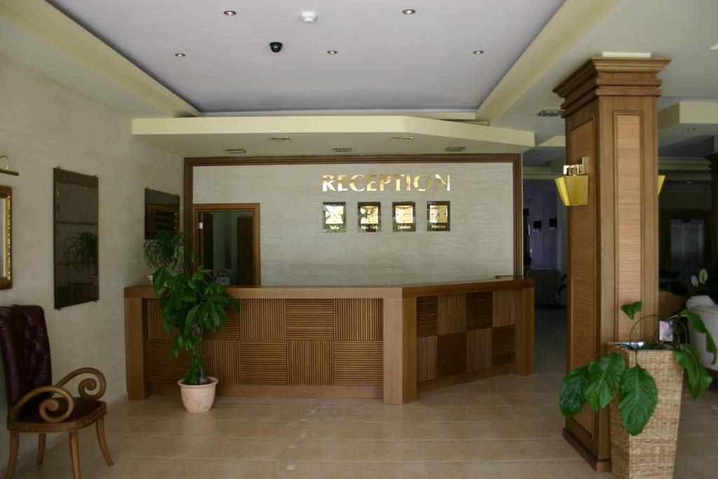 Aparthotel Regina Mare Carevo Exterior foto